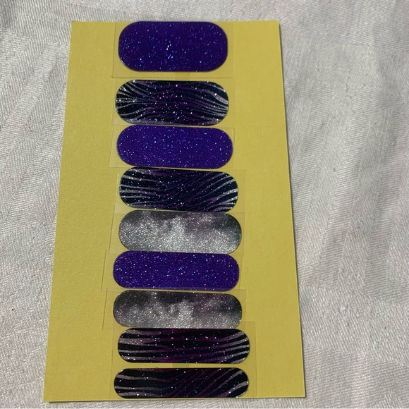 Jamberry Mixed Mani Nail Set, All New, Florals, 10 Half Sheet Nail Wraps - Picture 2 of 11